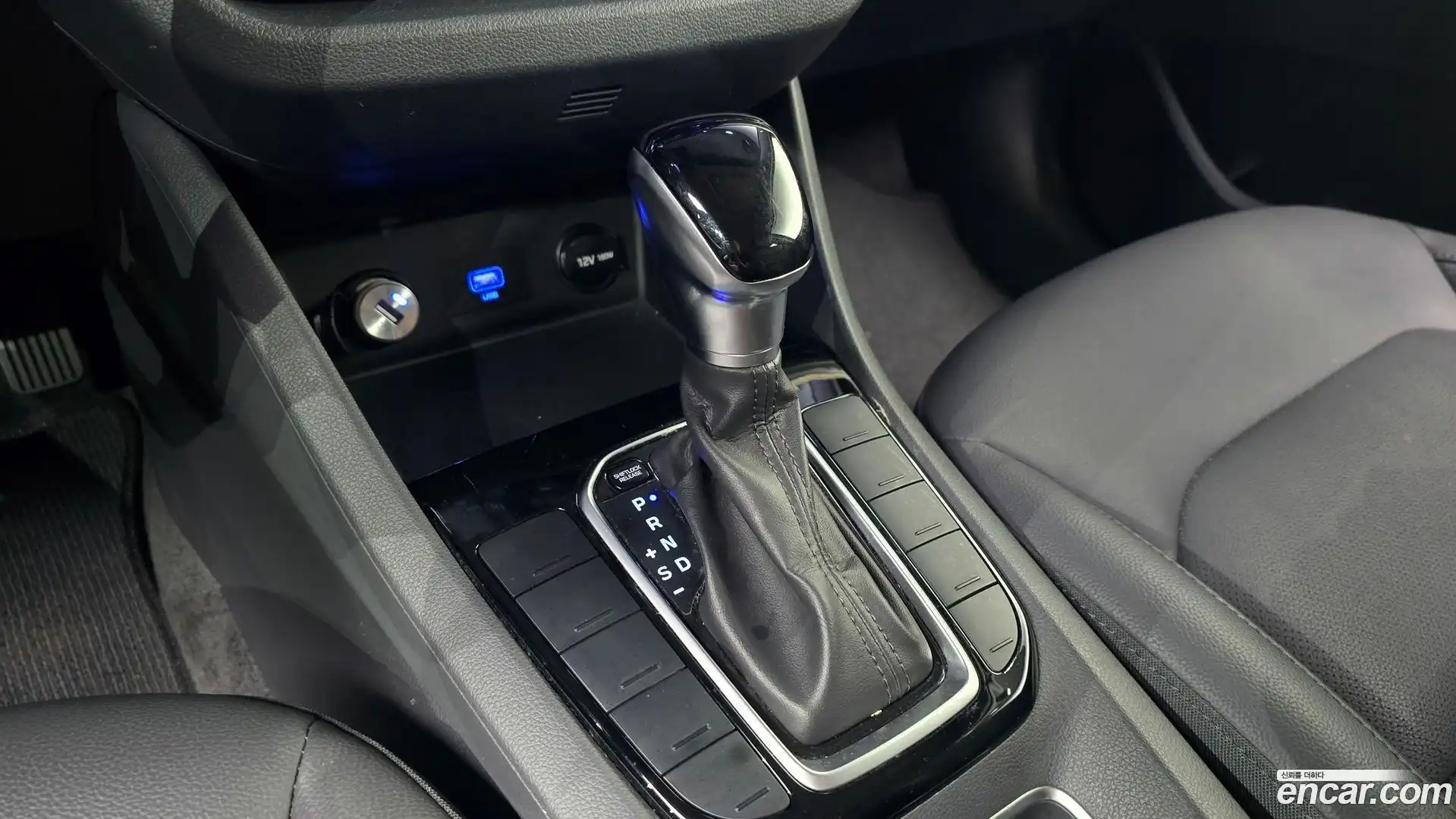 Ioniq Hyundai 2019.1-INNER-009