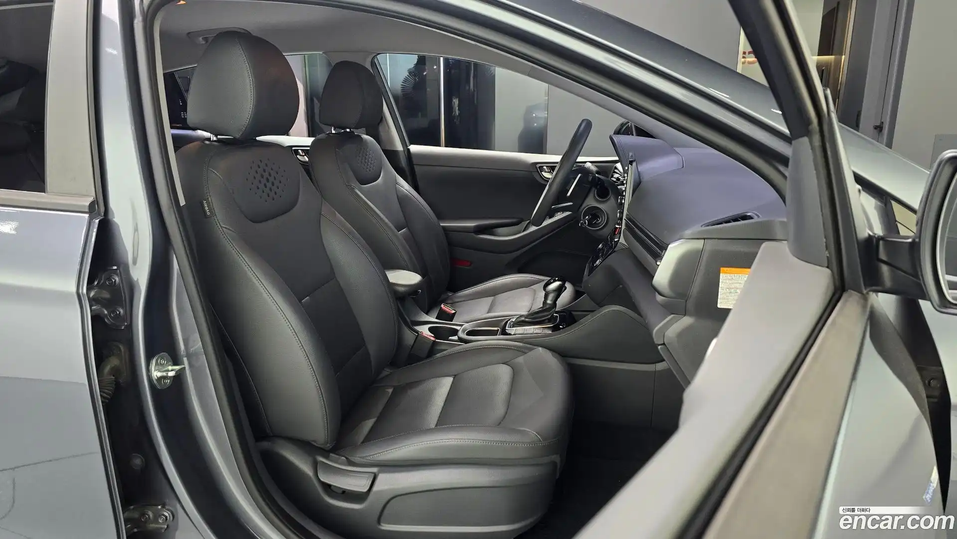 Ioniq Hyundai 2019.1-INNER-010