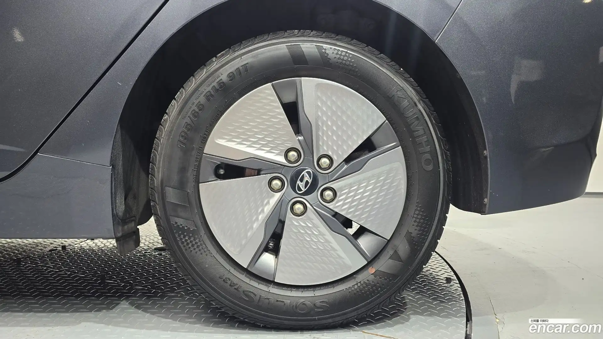 Ioniq Hyundai 2019.1-OUTER-031