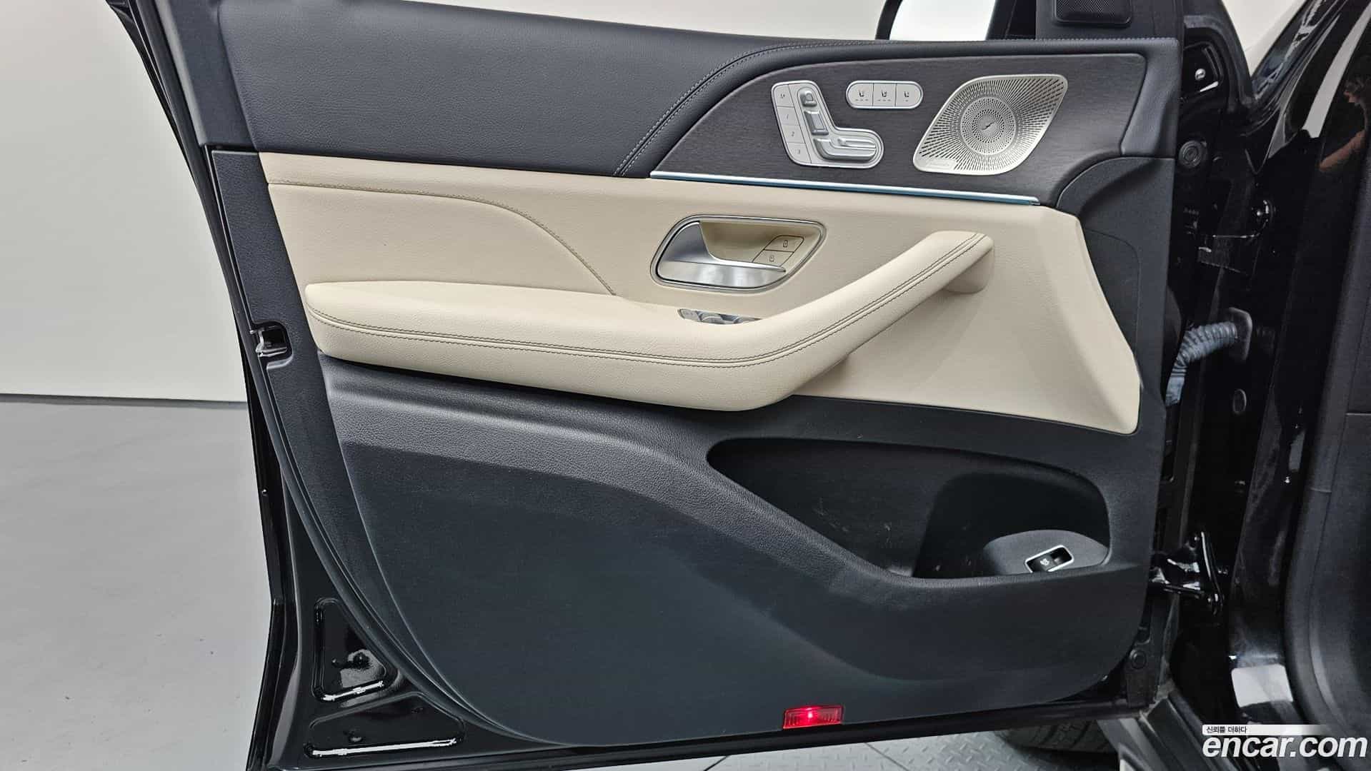 GLS-Class Mercedes-Benz 2021.6-INNER-034