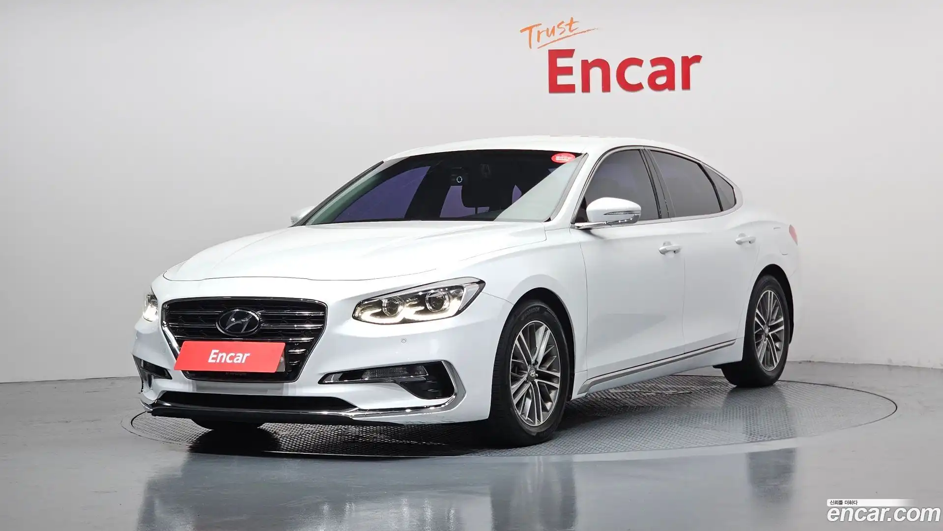 Grandeur Hyundai 2017.2-OUTER-001