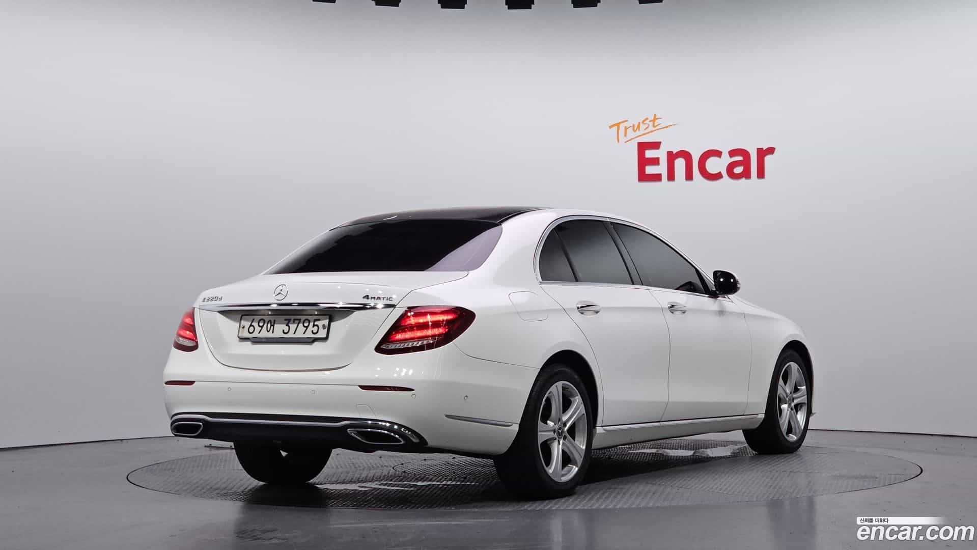 E-Class Mercedes-Benz 2017.5-OUTER-002