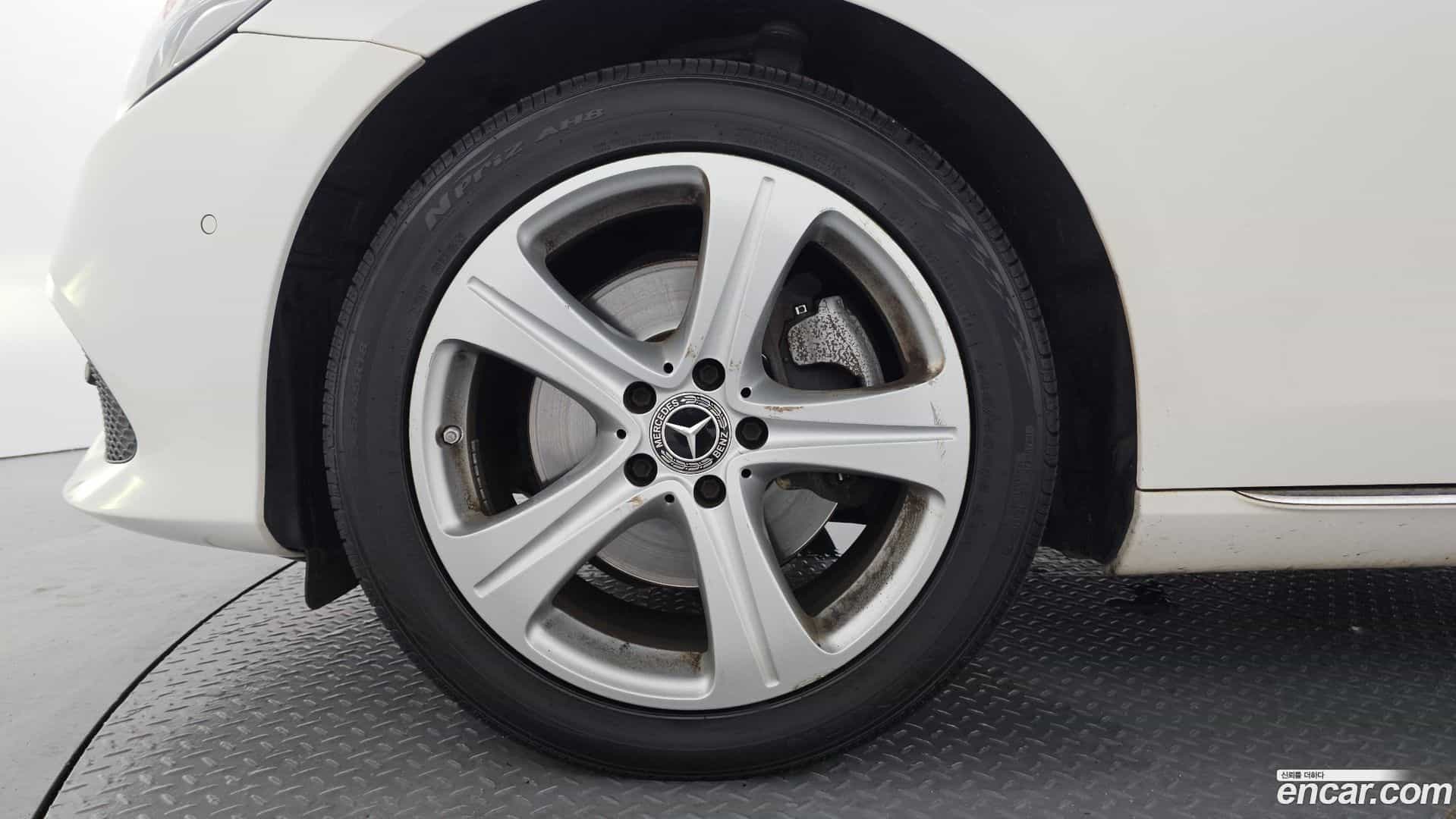 E-Class Mercedes-Benz 2017.5-OUTER-005