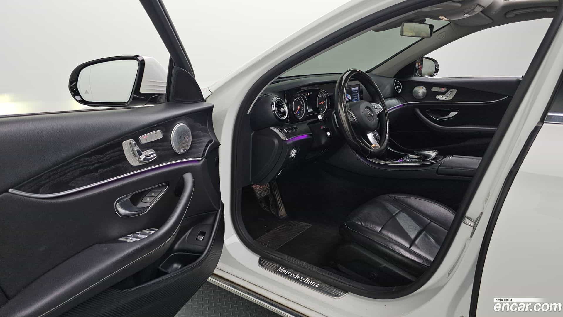 E-Class Mercedes-Benz 2017.5-INNER-010
