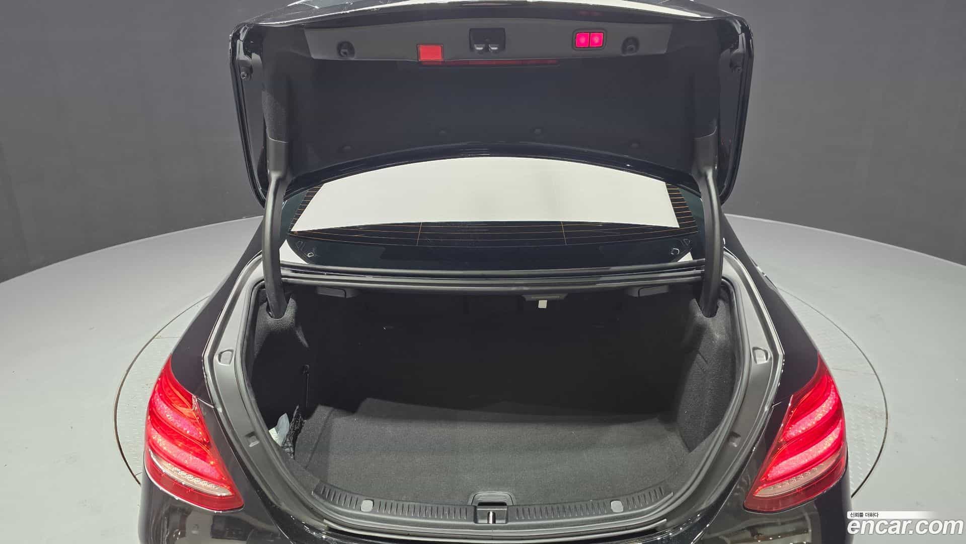 E-Class Mercedes-Benz 2020.4-OPTION-024