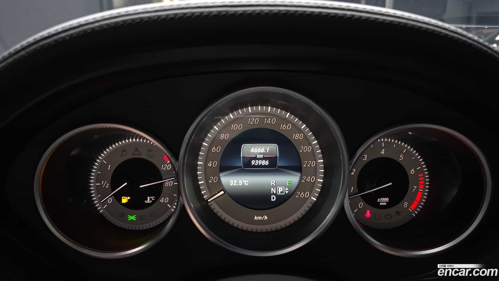 CLS-Class Mercedes-Benz 2015.4-INNER-008