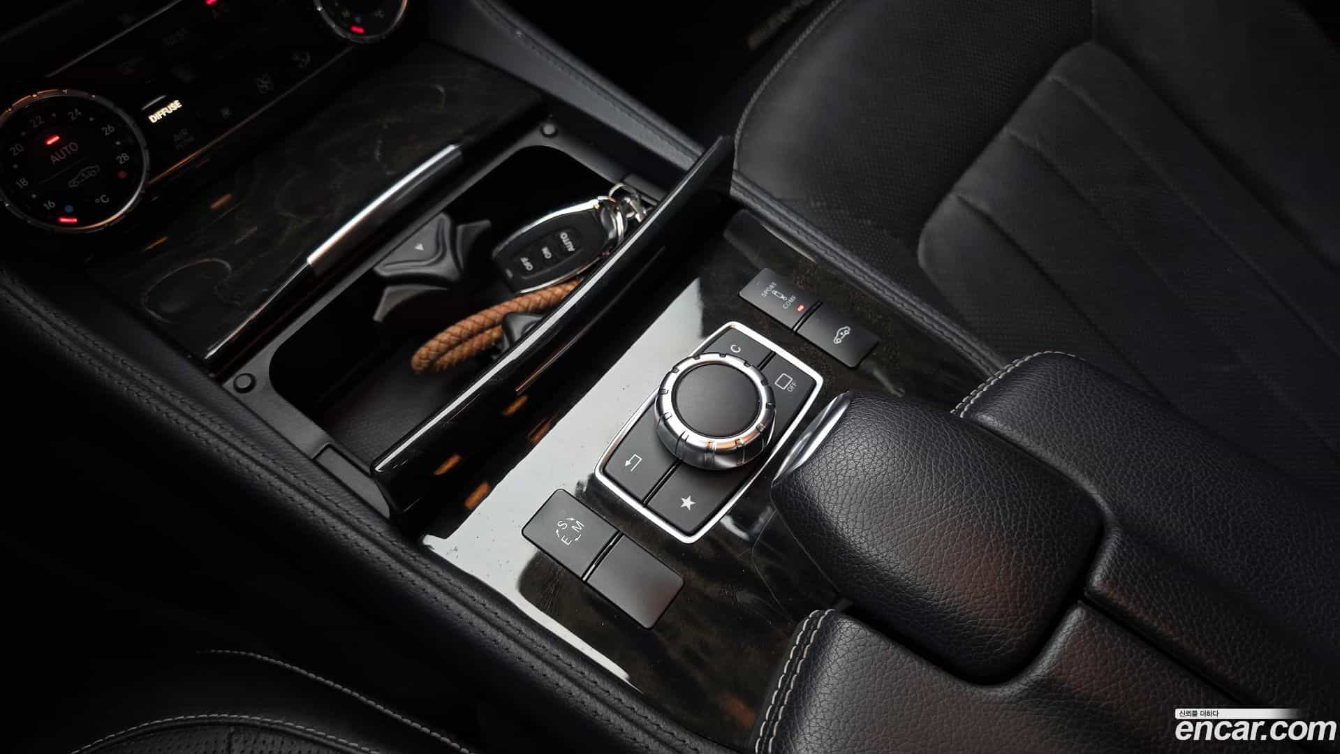 CLS-Class Mercedes-Benz 2015.4-INNER-009