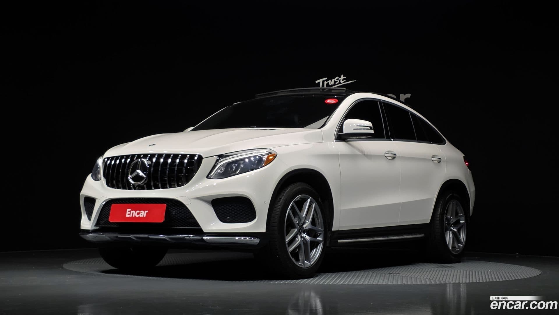 Main__Slider__Photo:GLE-Class Mercedes-Benz 2018.8-0