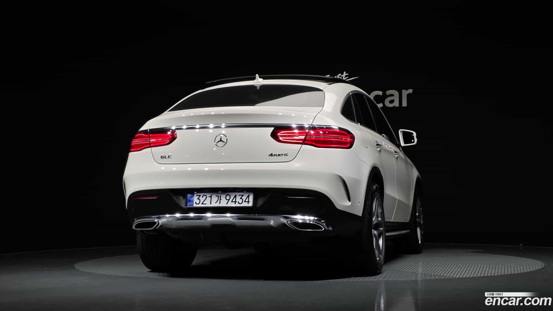 GLE-Class Mercedes-Benz 2018.8-OUTER-004