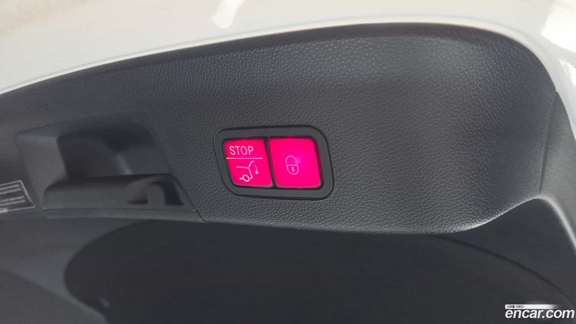GLE-Class Mercedes-Benz 2018.8-OPTION-024