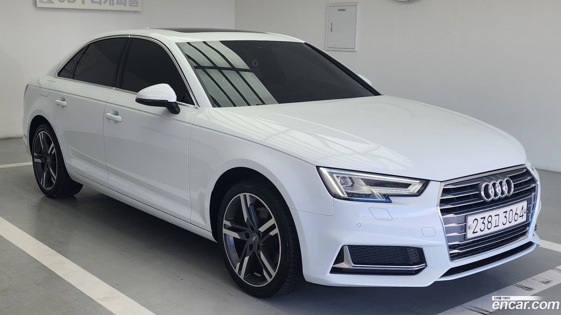 Main__Slider__Photo:A4 Audi 2019.11-0