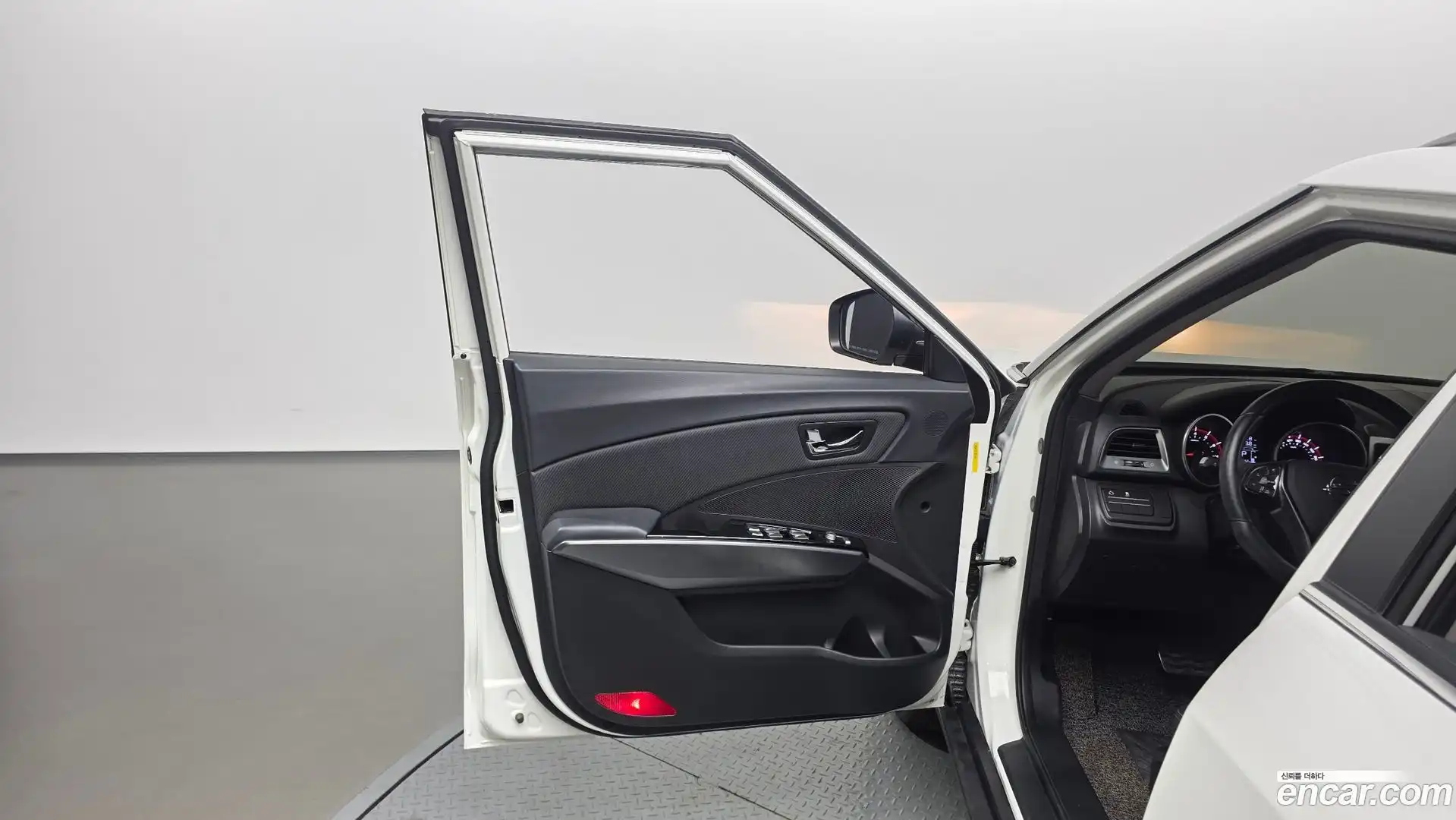 TIBOLI KG Mobility 2018.2-INNER-034