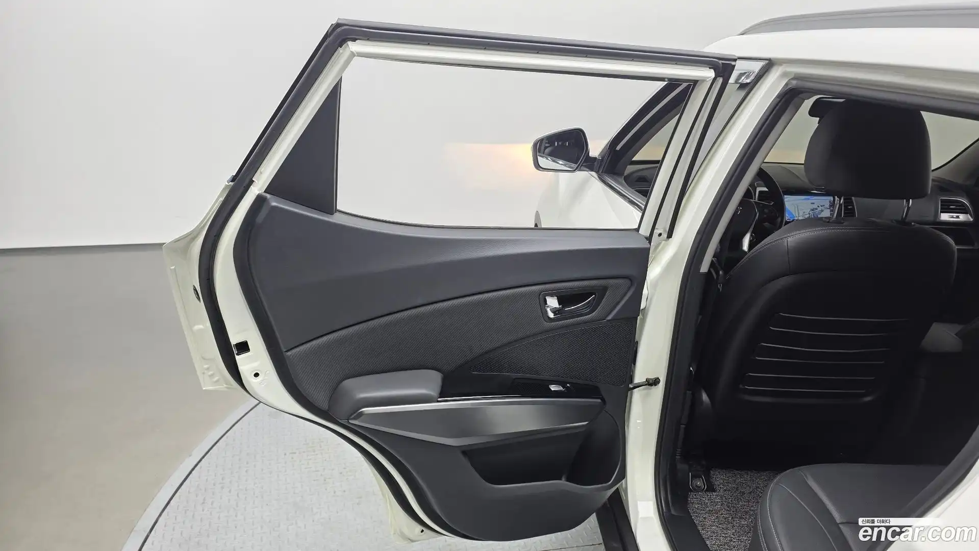 TIBOLI KG Mobility 2018.2-INNER-035