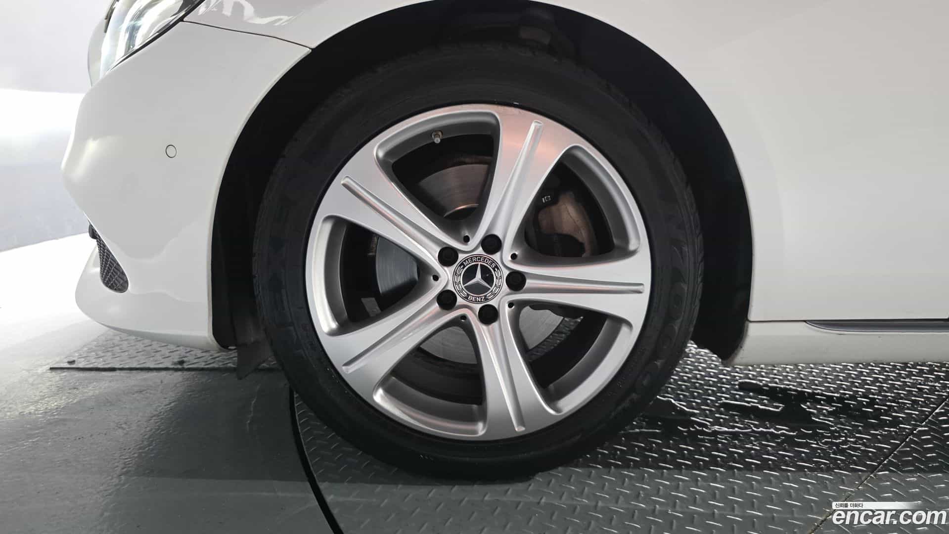 E-Class Mercedes-Benz 2018.2-OUTER-005