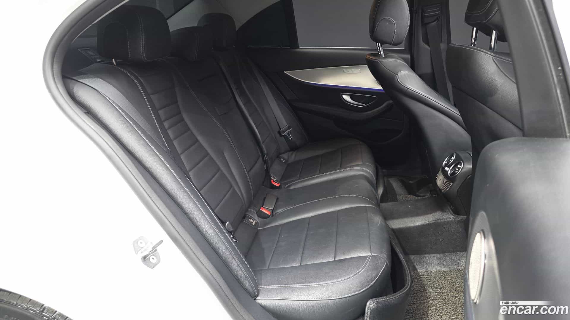 E-Class Mercedes-Benz 2018.2-OPTION-016