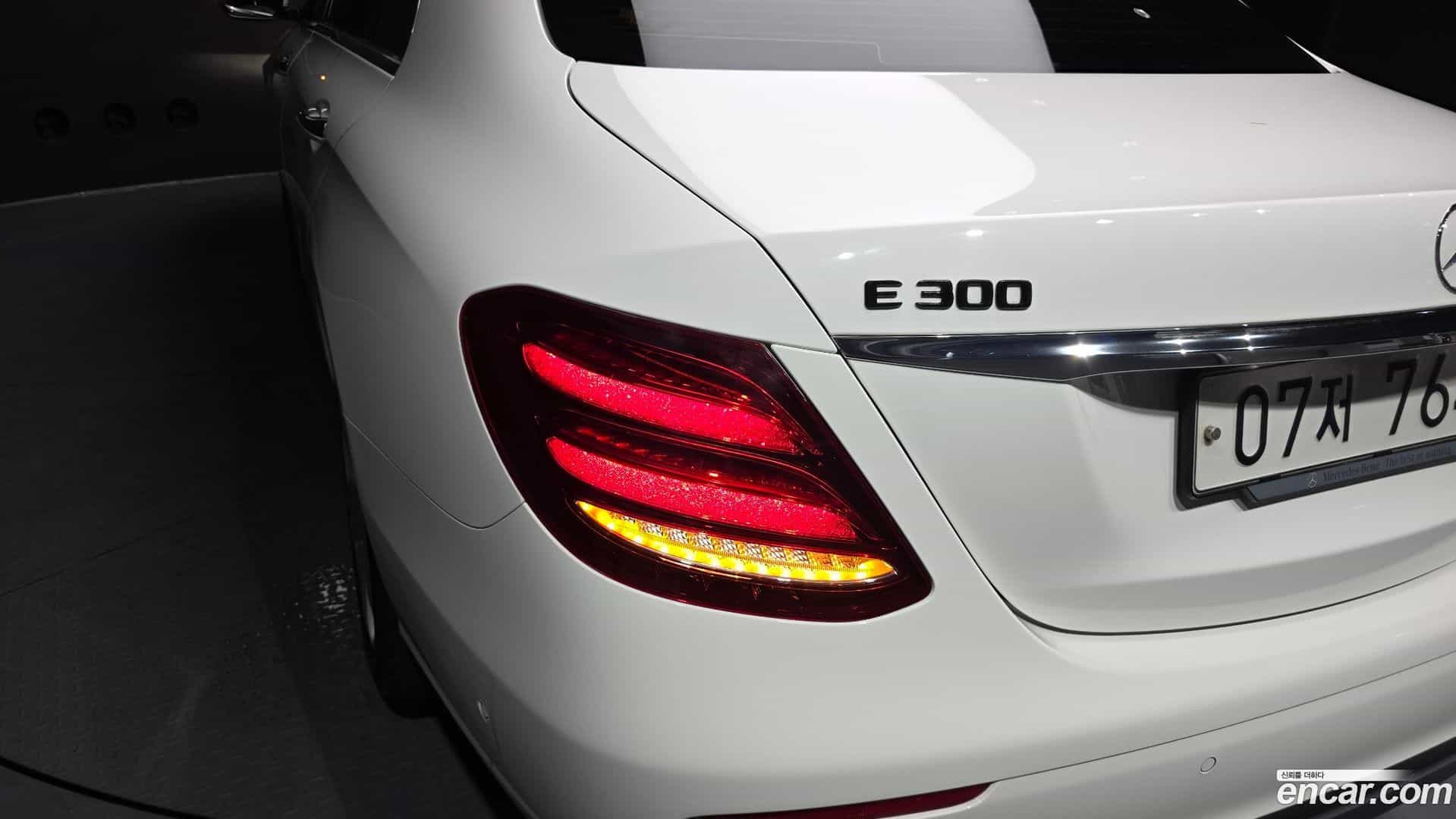 E-Class Mercedes-Benz 2018.2-OUTER-033