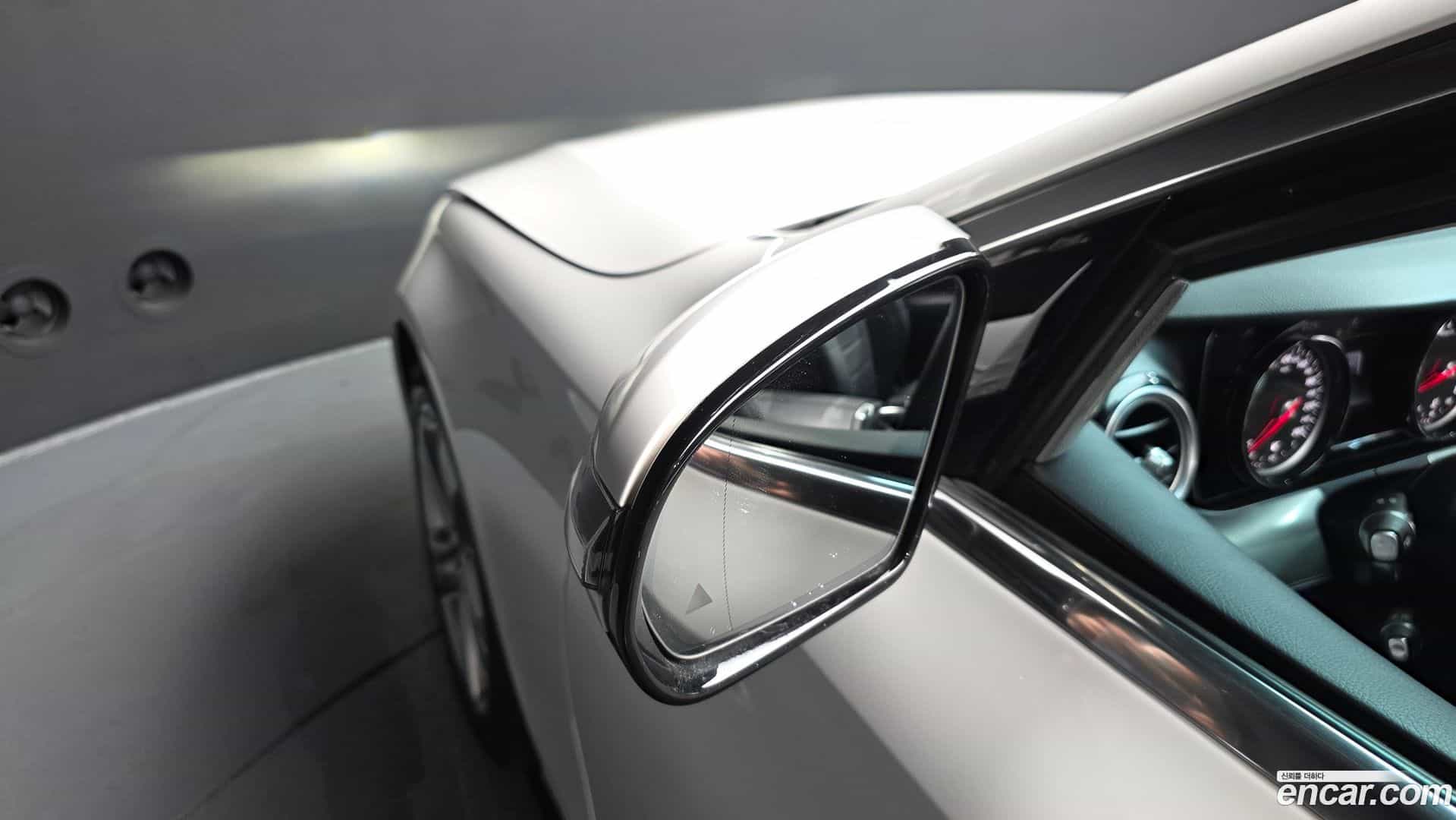 E-Class Mercedes-Benz 2018.2-OPTION-040