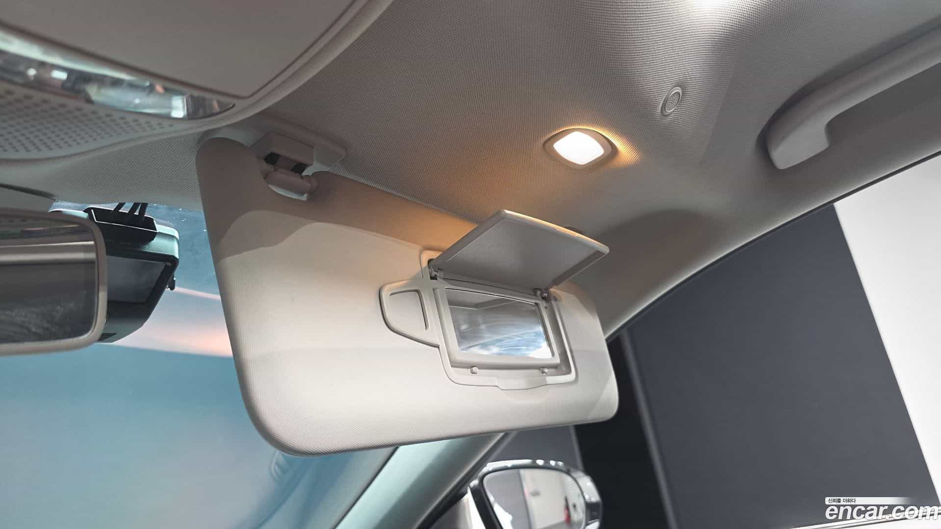 E-Class Mercedes-Benz 2018.2-OPTION-042