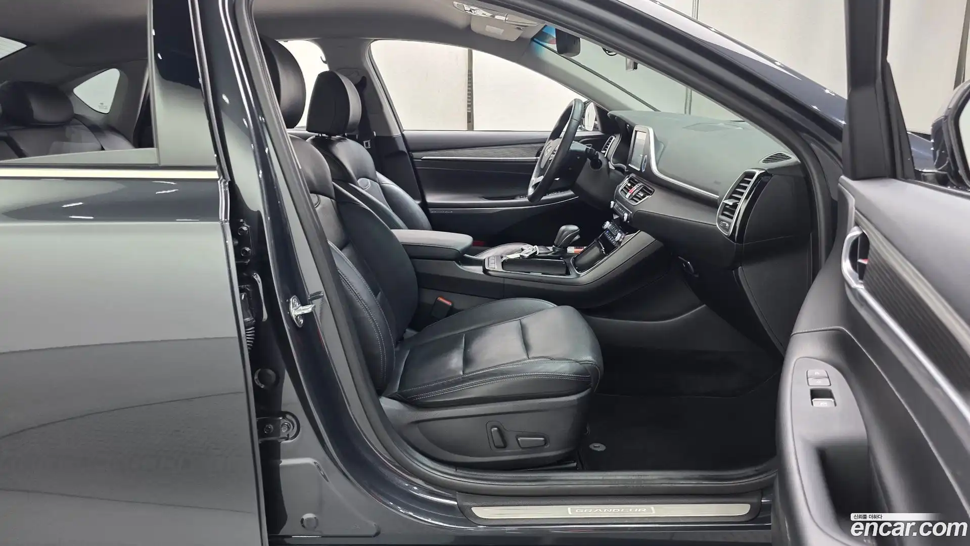 Grandeur Hyundai 2017.0-OPTION-015