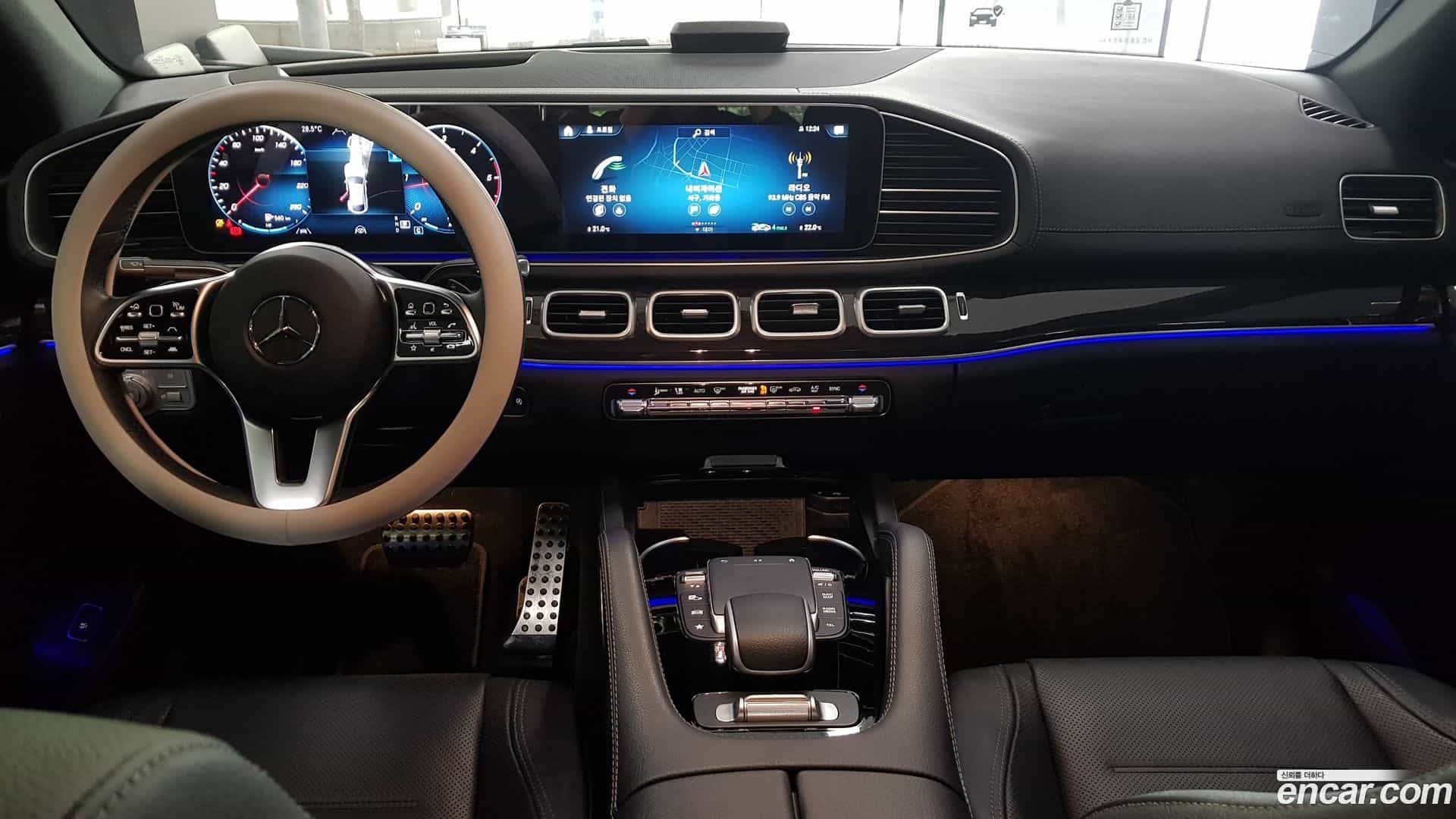 GLE-Class Mercedes-Benz 2023.4-INNER-007