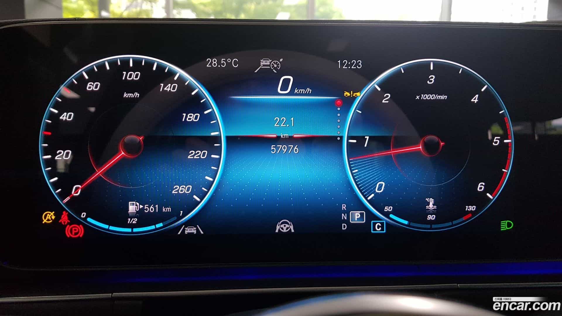 GLE-Class Mercedes-Benz 2023.4-INNER-008