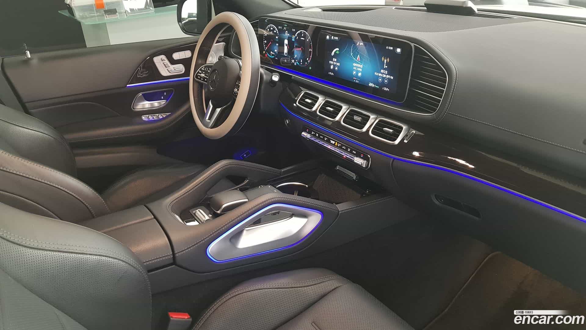 GLE-Class Mercedes-Benz 2023.4-INNER-009