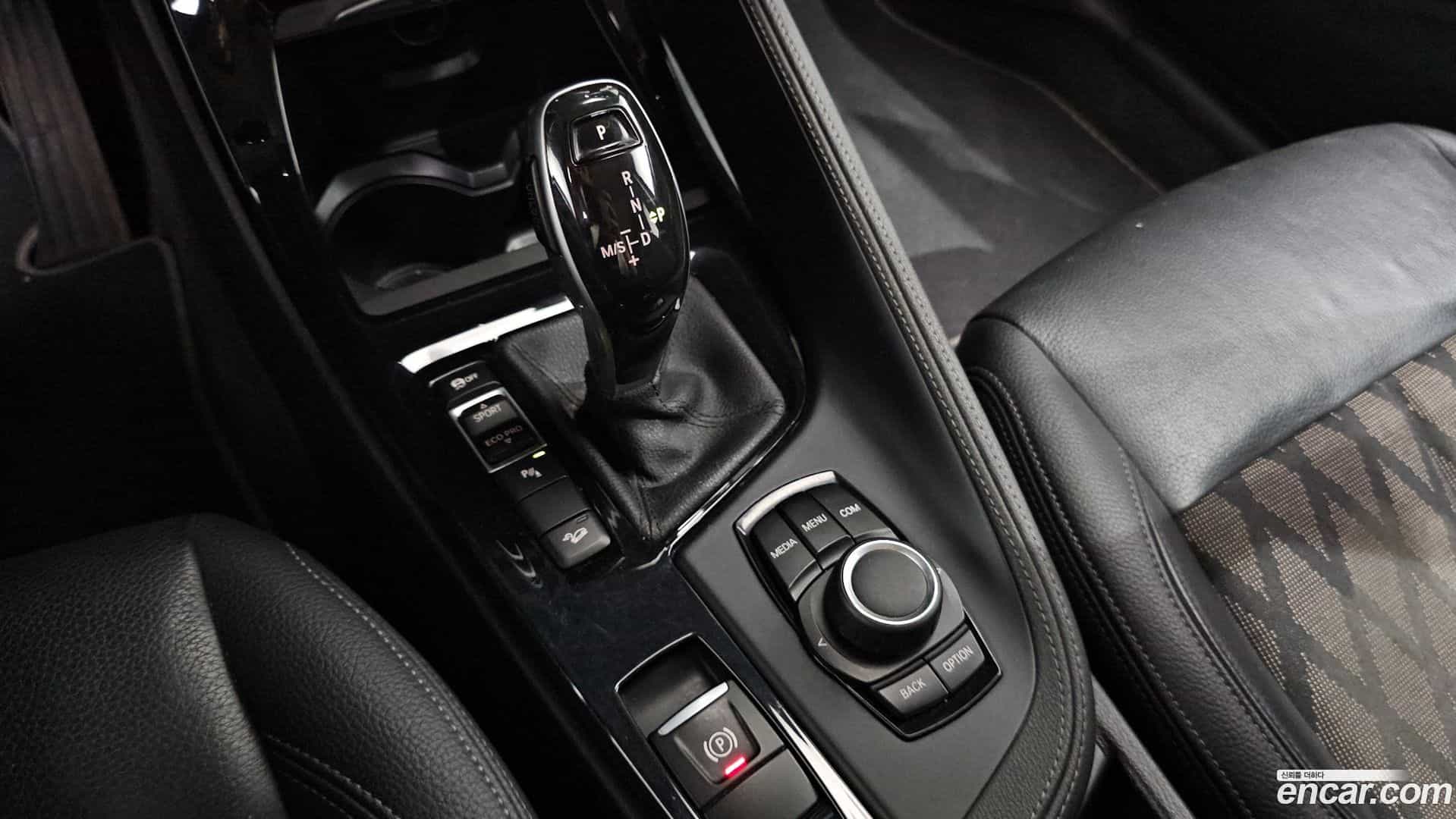 X1 BMW 2021.0-INNER-009