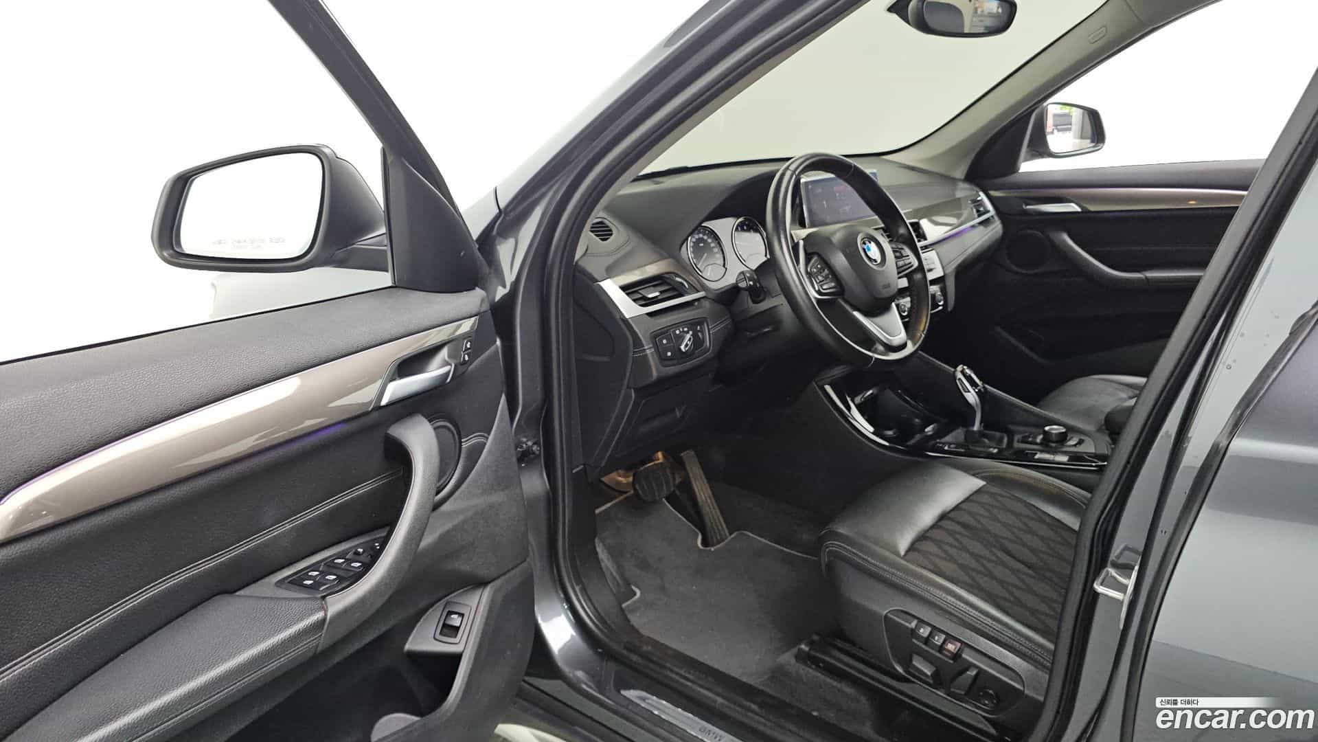X1 BMW 2021.0-INNER-010