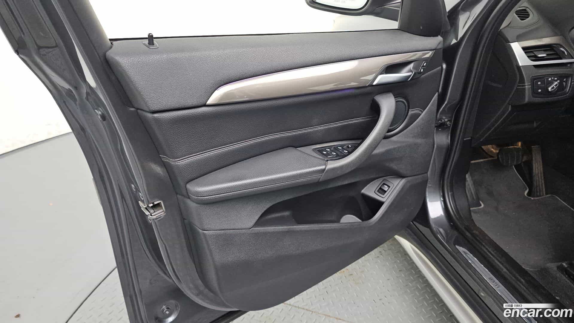 X1 BMW 2021.0-INNER-034