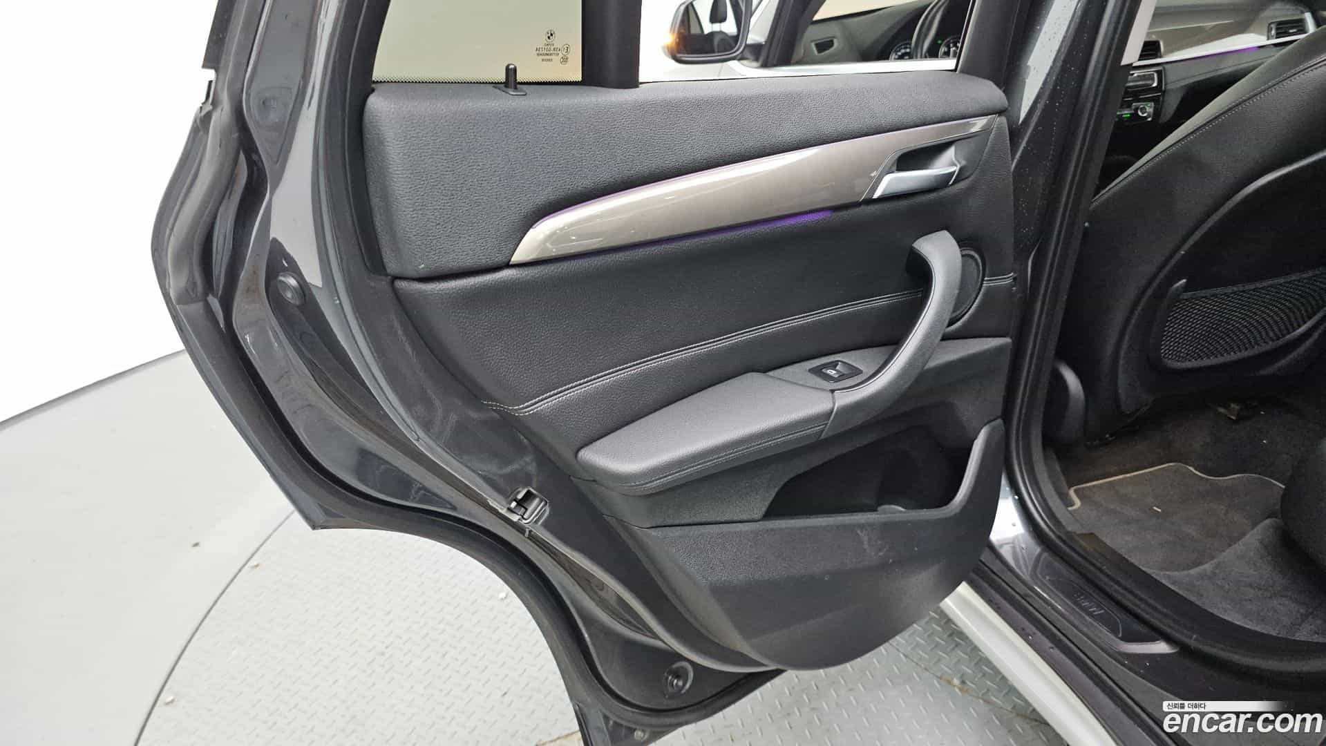X1 BMW 2021.0-INNER-035