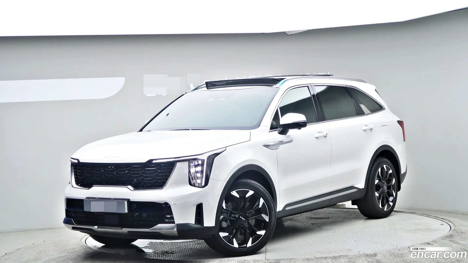Main__Slider__Photo:Sorento Kia 2025.4-0