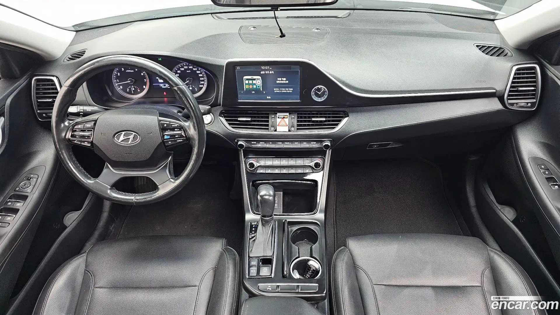Grandeur Hyundai 2017.8-INNER-007