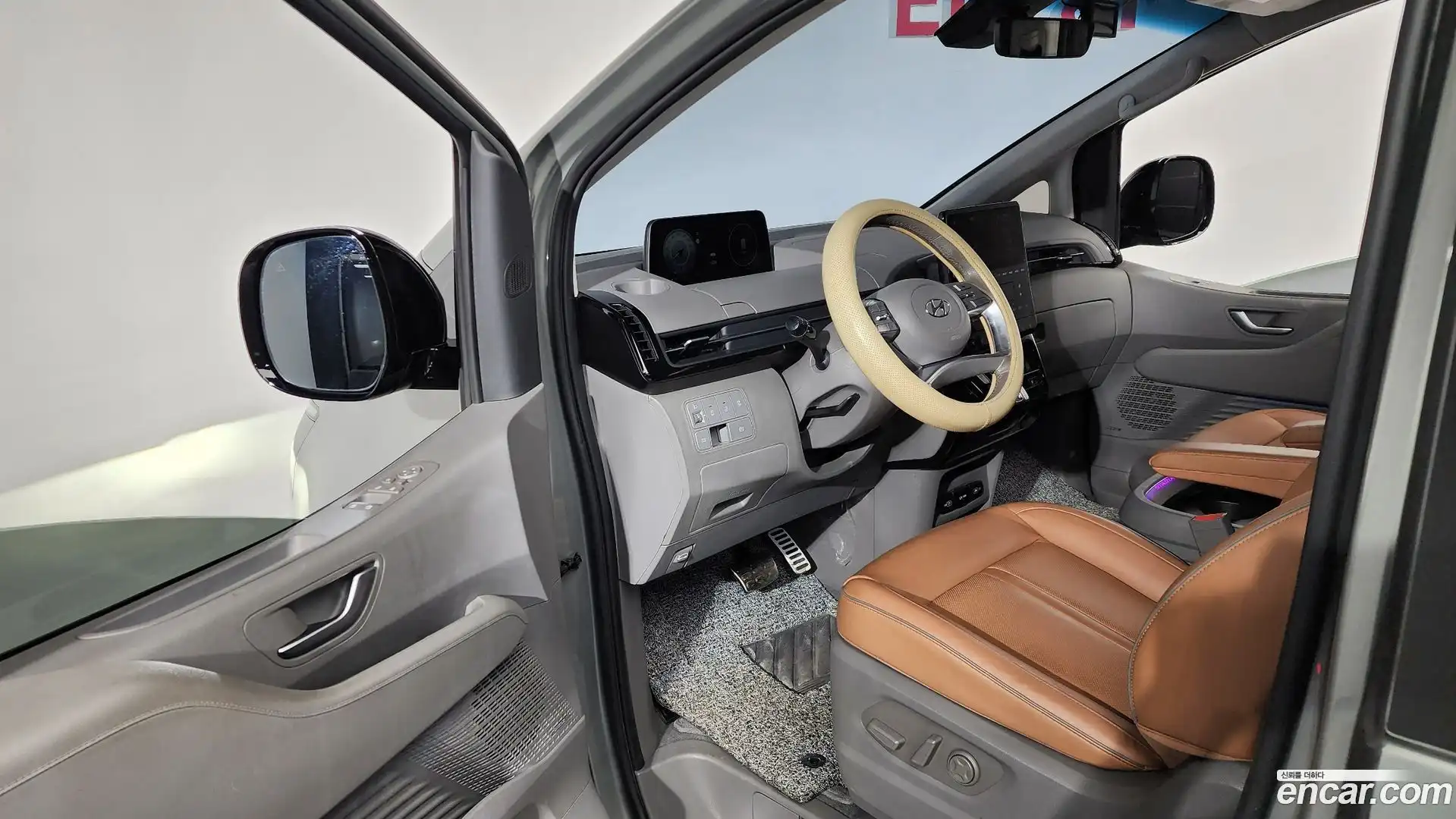 Staria Hyundai 2022.10-INNER-010