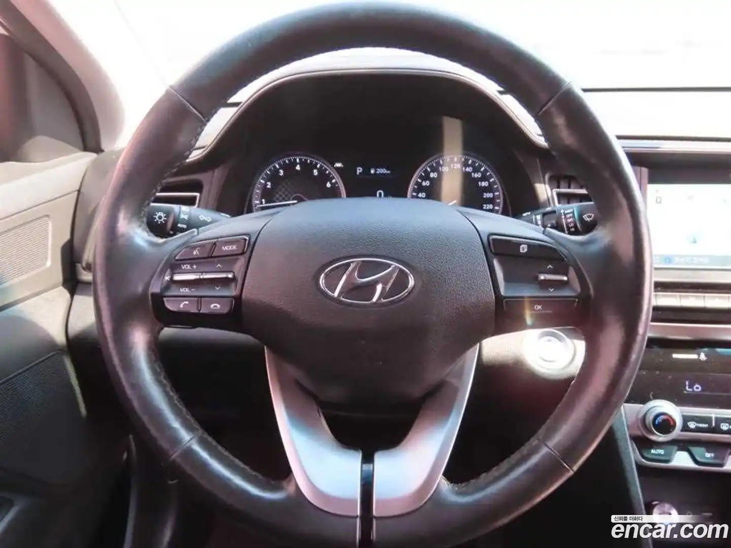AVANTE Hyundai 2018.9-INNER-010