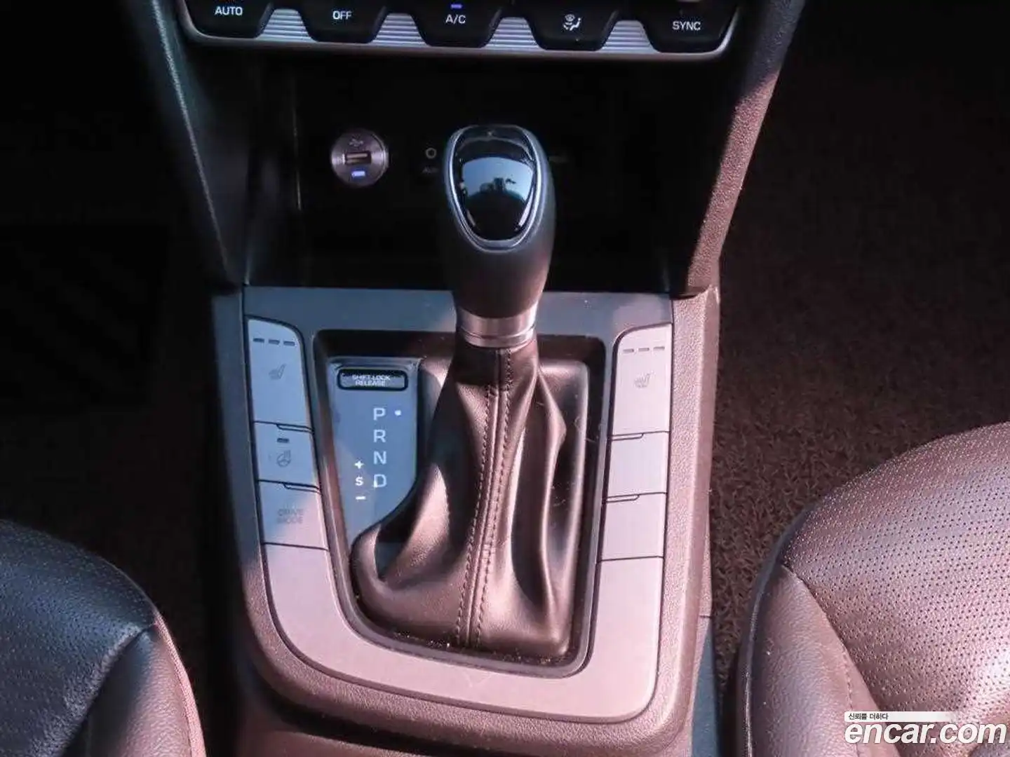 AVANTE Hyundai 2018.9-OPTION-015