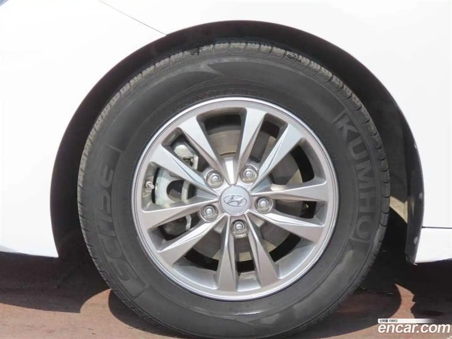 AVANTE Hyundai 2018.9-OPTION-024