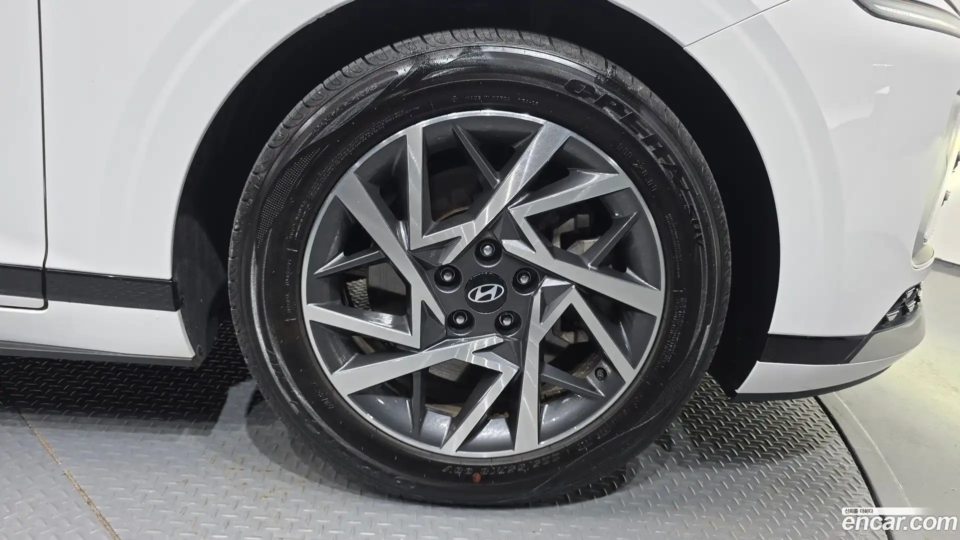 Grandeur Hyundai 2023.1-OUTER-005