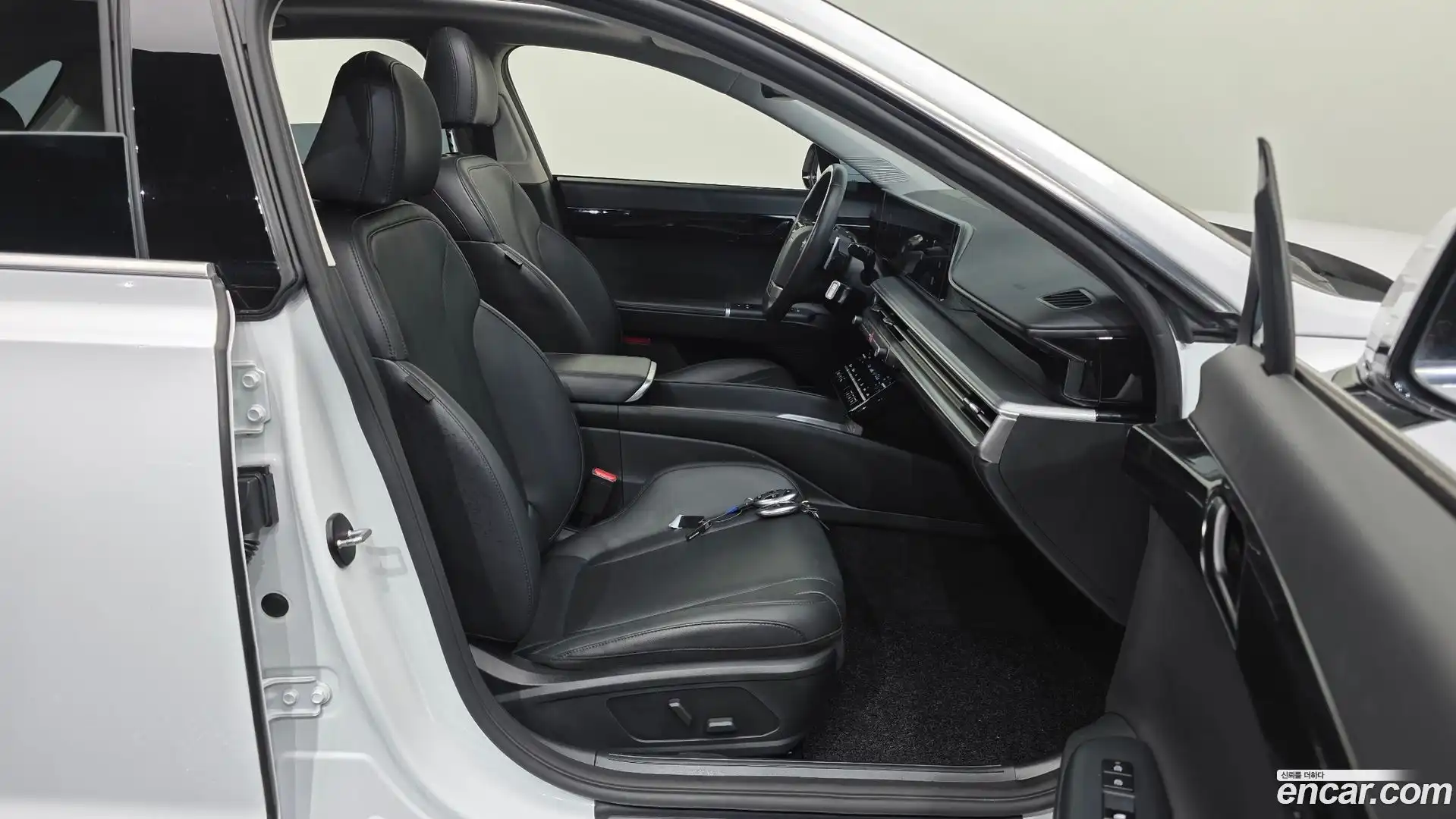 Grandeur Hyundai 2023.1-INNER-010