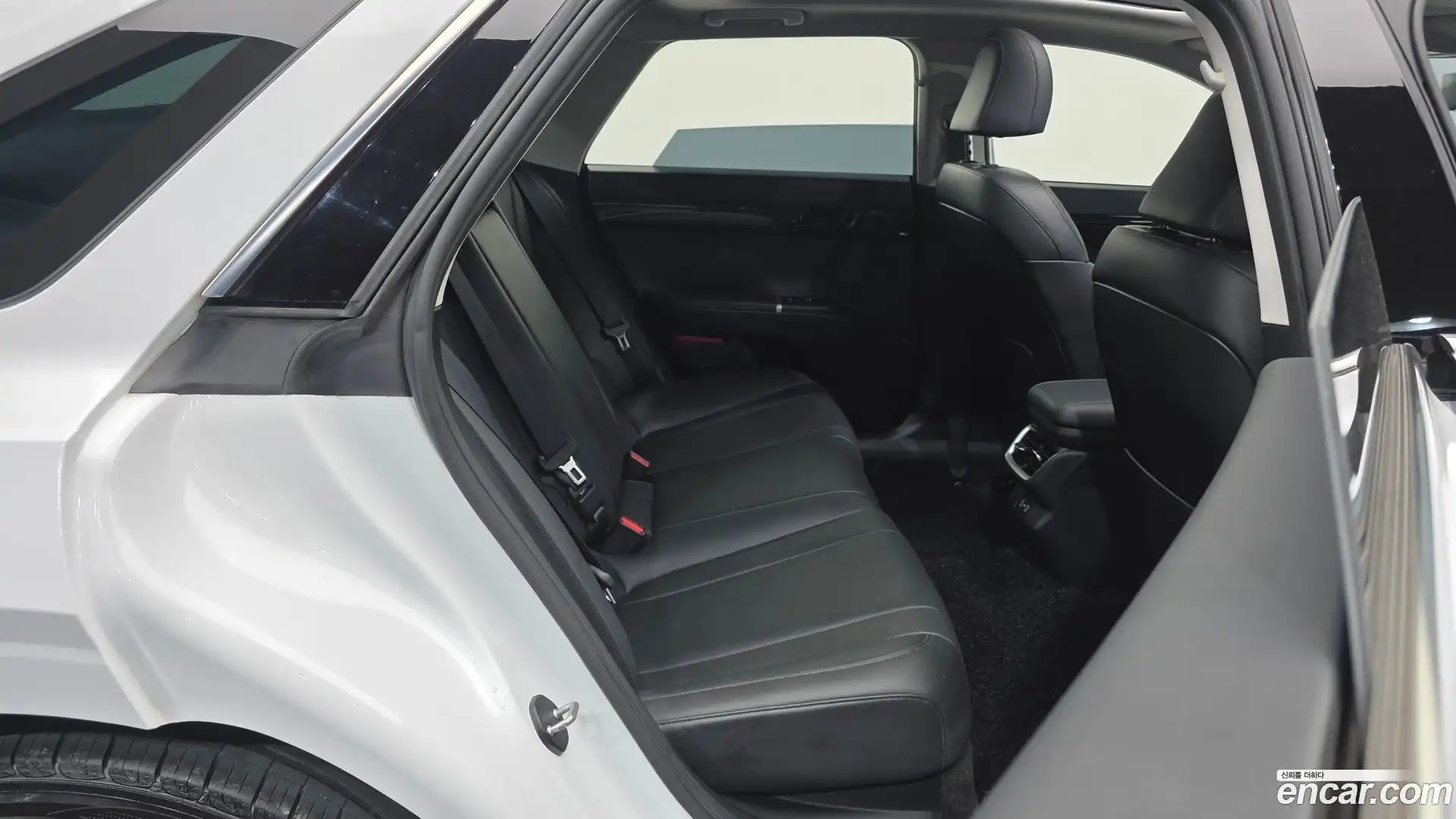 Grandeur Hyundai 2023.1-OPTION-023