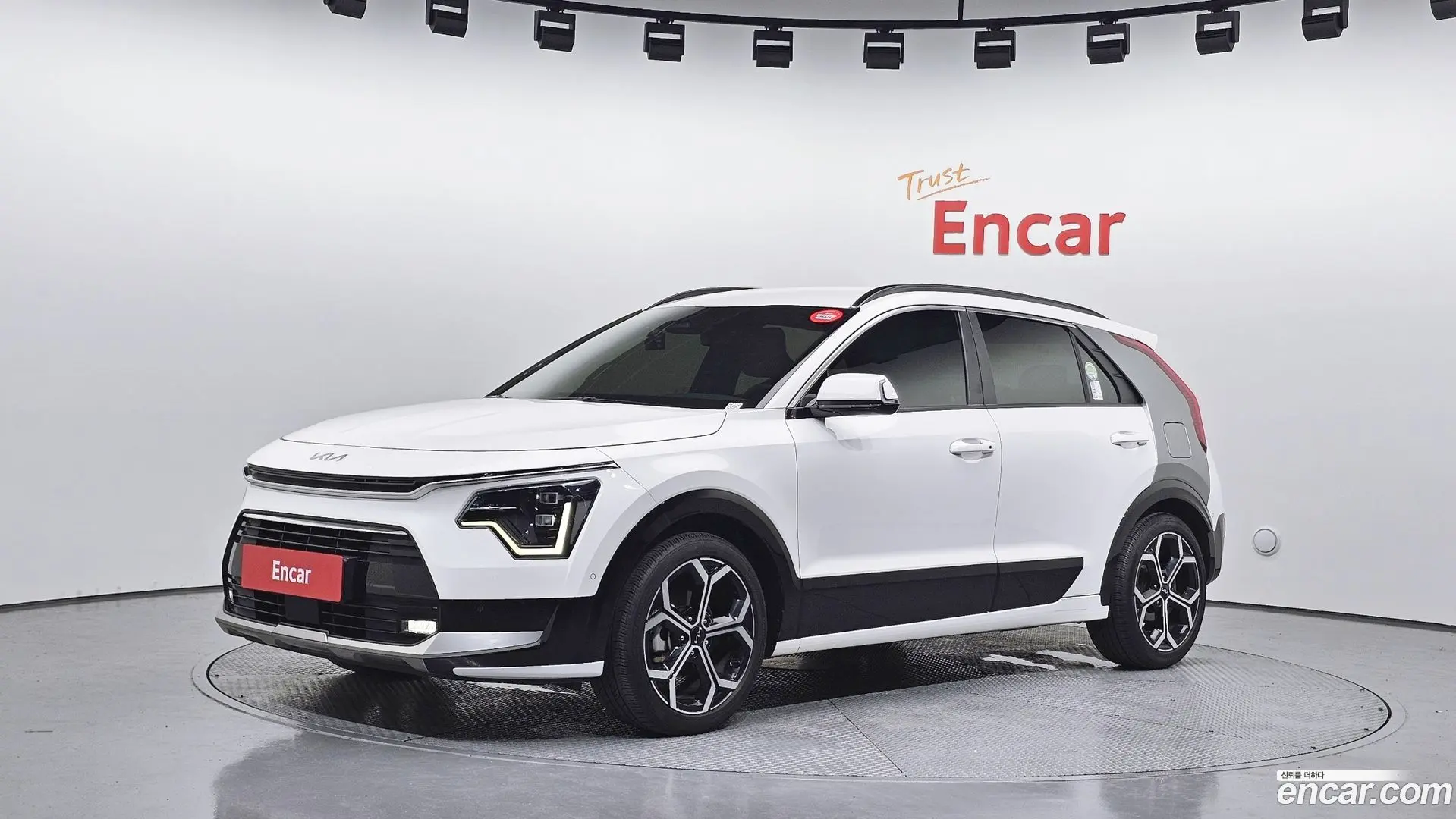 Main__Slider__Photo:Niro Kia 2022.5-0