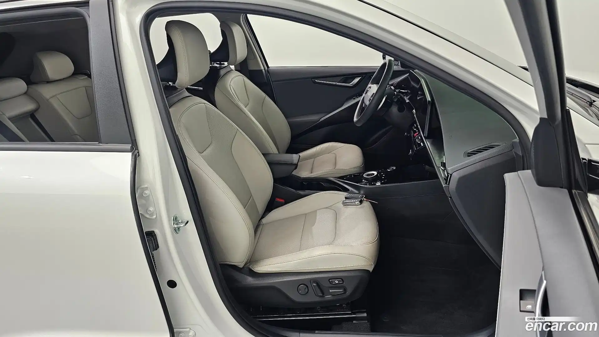 Niro Kia 2022.5-INNER-036