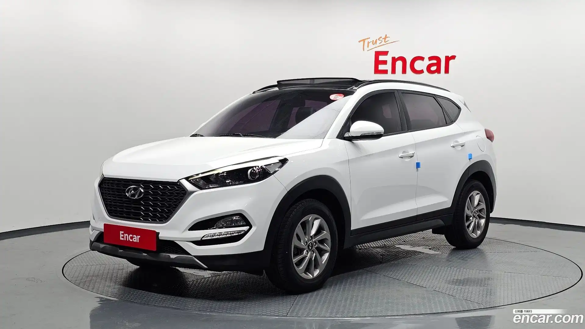 Tucson Hyundai 2017.10-OUTER-001