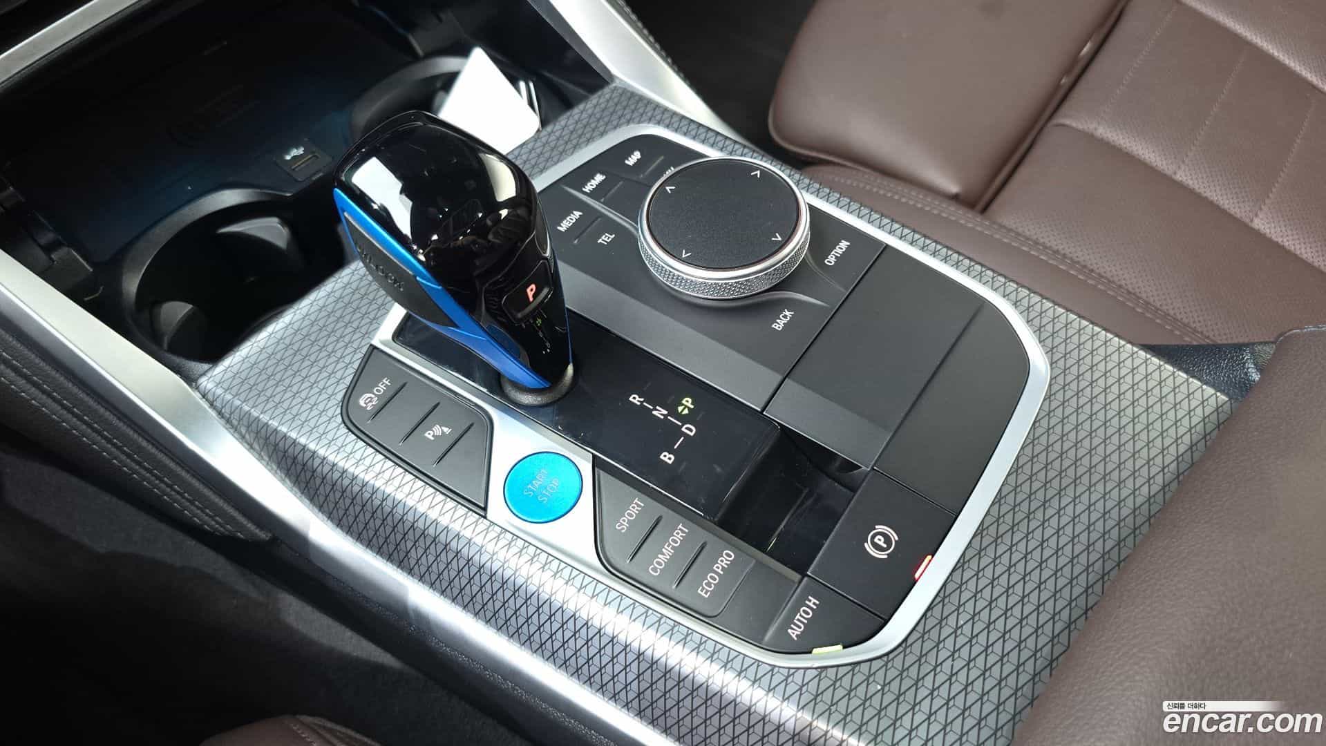 i4 BMW 2023.4-INNER-009