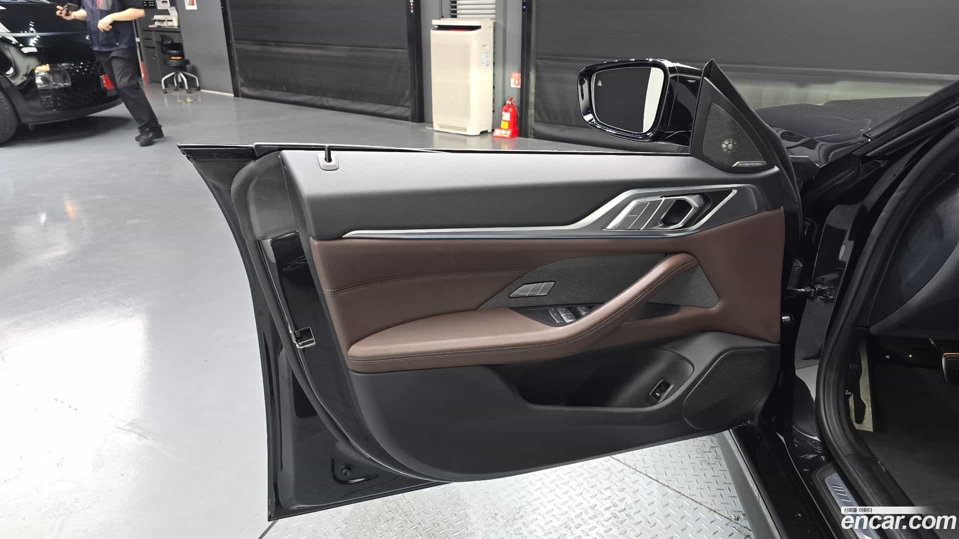 i4 BMW 2023.4-INNER-034