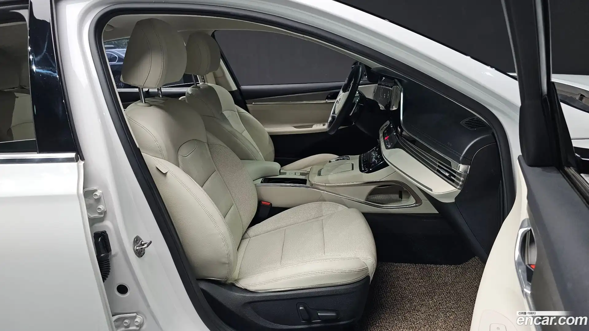 Grandeur Hyundai 2022.7-OPTION-015