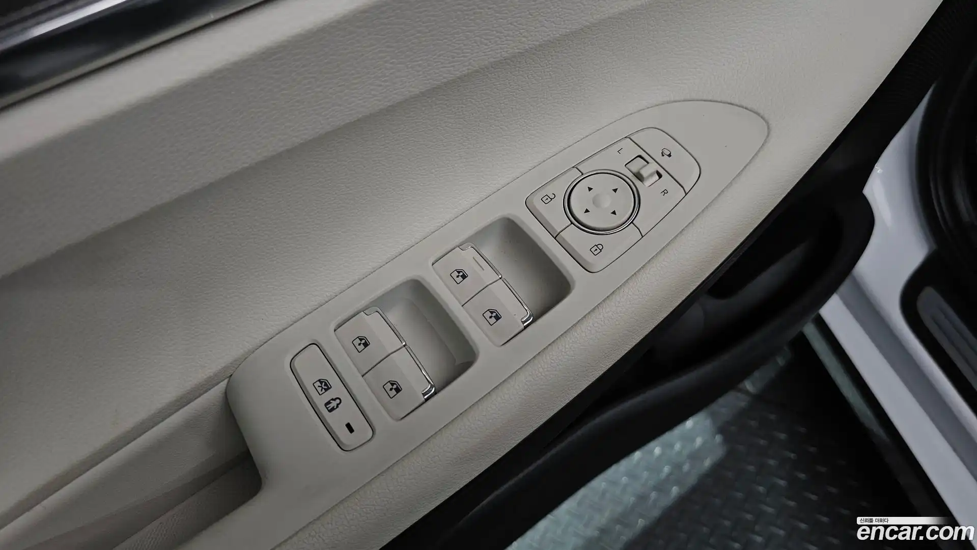 Grandeur Hyundai 2022.7-OPTION-040