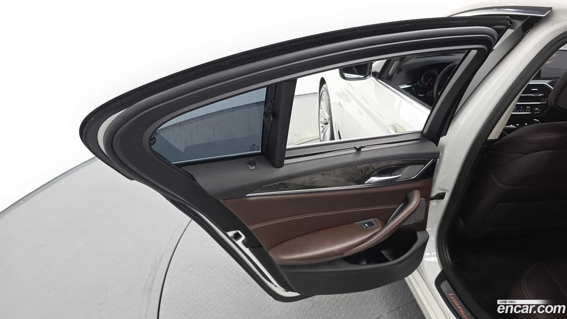 5-Series BMW 2018.11-INNER-035