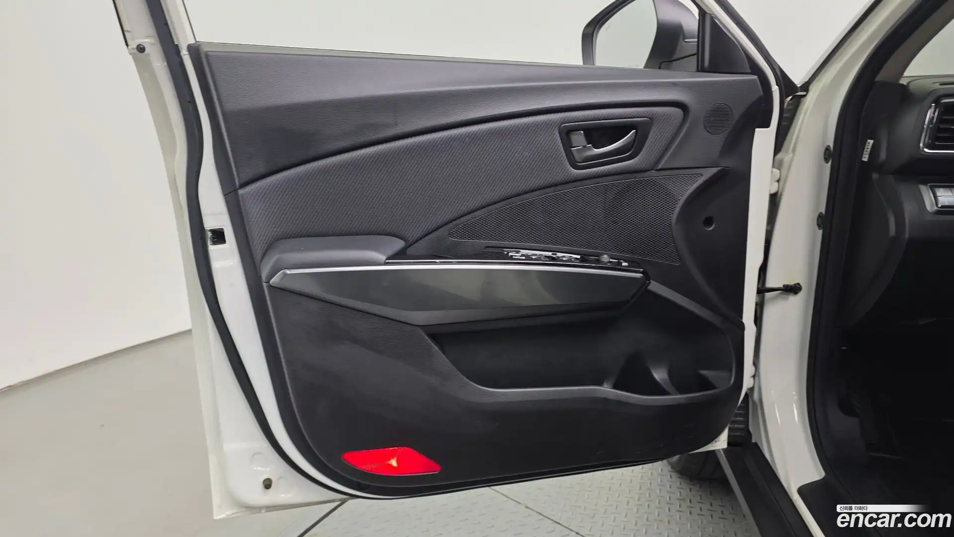 TIBOLI KG Mobility 2021.5-INNER-034