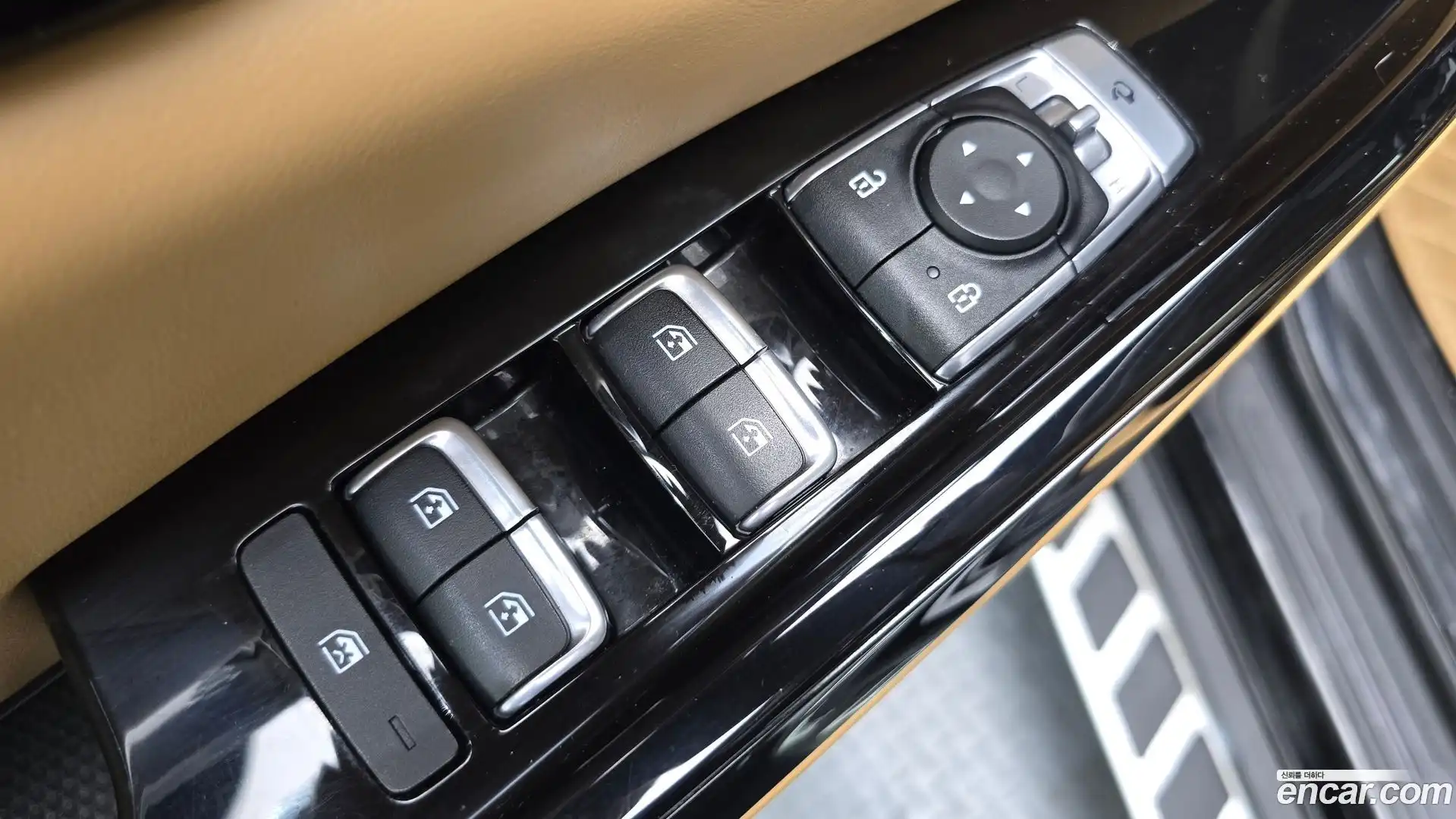 Canival Kia 2022.8-OPTION-051