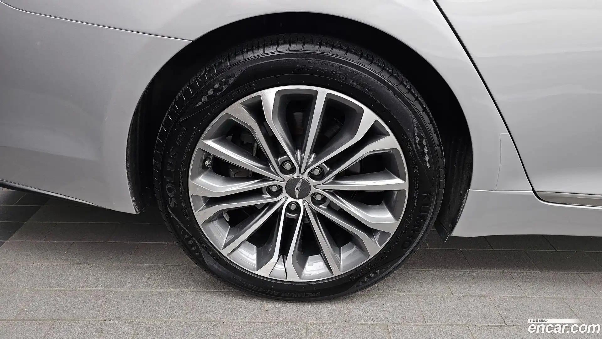 Genesis Hyundai 2014.5-OUTER-005